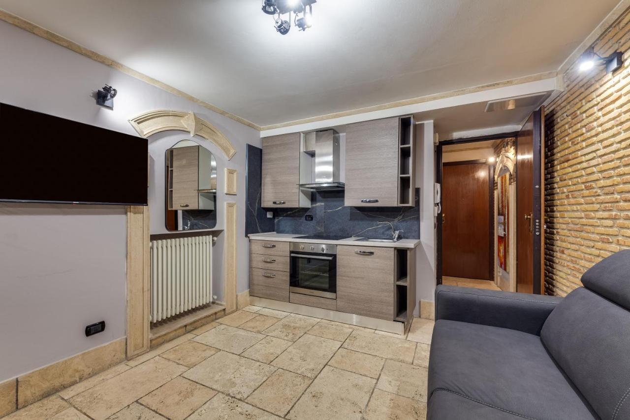 Lares Navona Apartment Рим Екстериор снимка